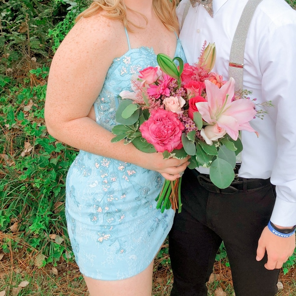 beautiful size 8 alice hoco dress